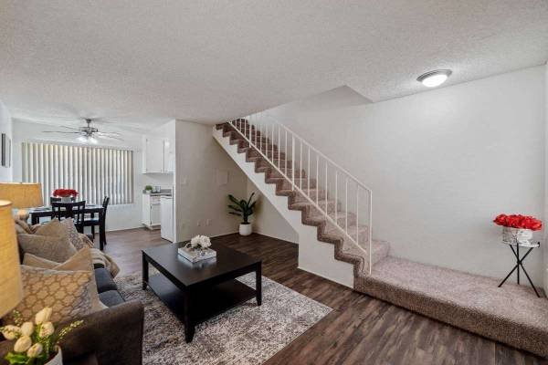 $2,195 / 1br - 610ft2 - A New Beginning, A Fresh Start: Your Perfect Home Awaits! (Tarzana - 18550 Burbank Blvd)