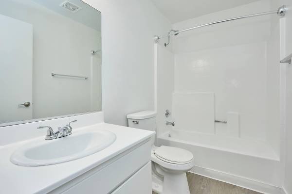 $2,479 / 2br - 830ft2 - Soothing Spa, Laundry Facility, Spacious Floor Plans (101 Bridewell St, Los Angeles, CA)