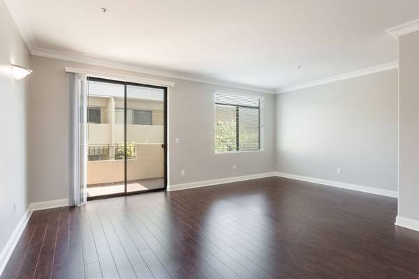 $3,695 / 2br - 1277ft2 - Pet Friendly, Resort Style Living, Best Amenities in Sherman Oaks! (Sherman Oaks)