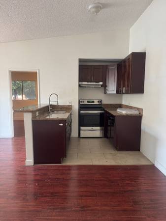 $2,395 / 2br - Large 2 Bedroom 2 Bathroom Spacious Unit (Los Angeles)