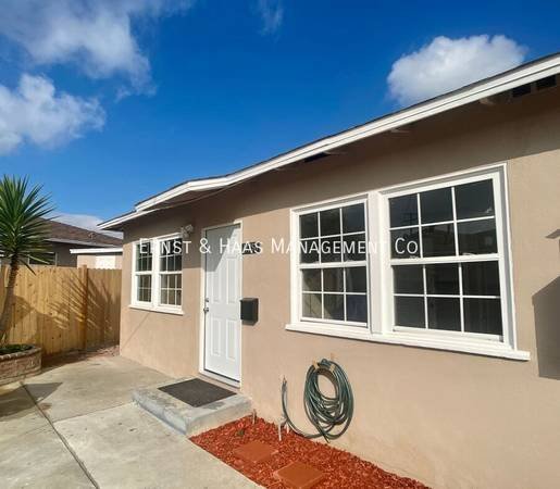 $1,995 / 1br - 500ft2 - Newly Remodeled 1 Bedroom Duplex Unit with Bonus Room! (Bellflower)