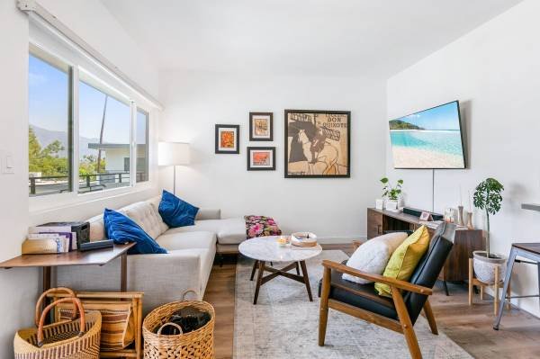 $2,899 / 2br - 833ft2 - Woof-worthy! Our 2 Bedroom / 2 Bath is a Pet Lover's Dream. (Pasadena - Near Mt Wilson)