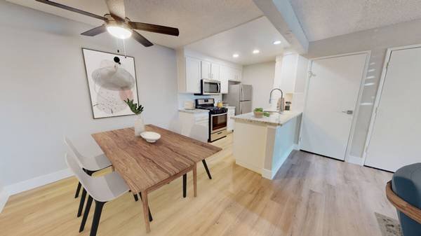 $2,750 / 2br - 900ft2 - Ceiling Fan, Community Playground, Proximity to CA Institute of Art (25910 Tournament Rd, Valencia, CA)