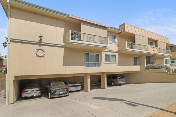$2,195 / 1br - What a Location! Perfect Place to Call Home! Visit Today!! (Palms)