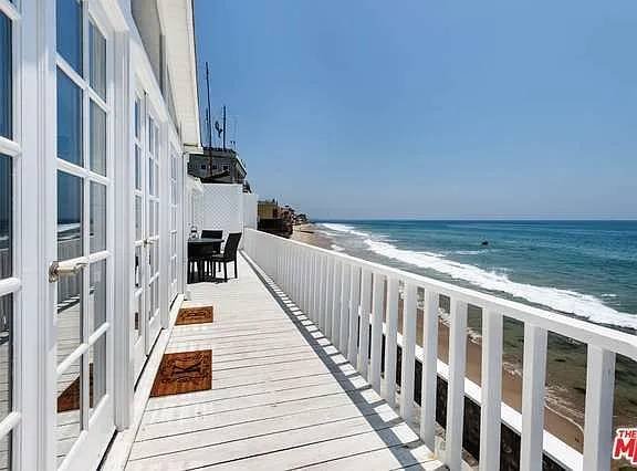 $220 / 2br - 820ft2 - Privacy with Amazing Ocean Views: A Unique and Special Place (Malibu, CA)