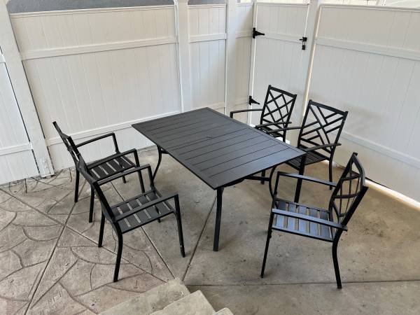 2-Bedroom Apartment for Rent in Downtown Toronto for $3,200/Month, 800 sqft, 1-Year Lease