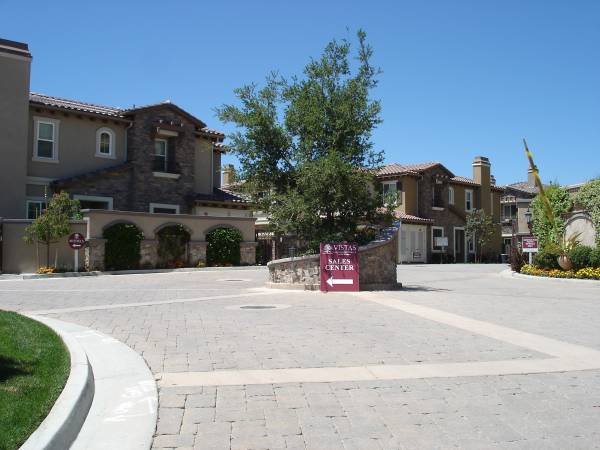 $1,250 / 1br - Private Studio Space in a Luxury Townhome Complex (Chatsworth)