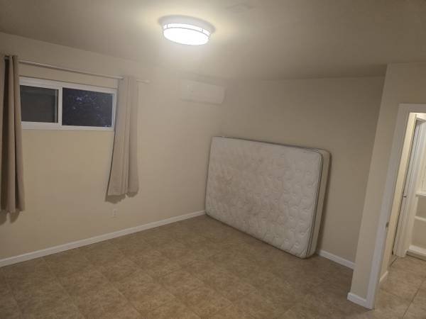$1,075 / 187ft2 - Cozy Rooms for Rent (Utility &amp; Wifi Included) (Winnetka)