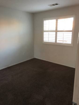 $975 ROOM FOR RENT (NORTH HILLS)