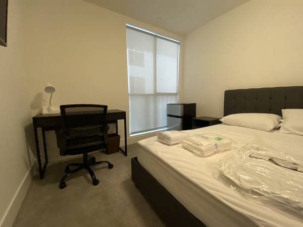 $1,650 / 4br - 1400ft2 - Furnished Room near the Grove