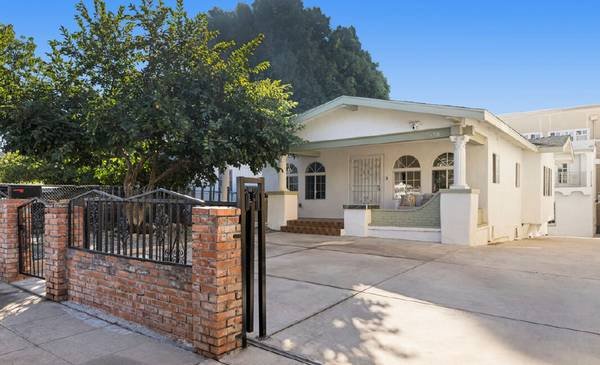 $2,700 / 3br - One roommate wanted to share 3 Bed x 2 Bath with one other person (Silverlake)