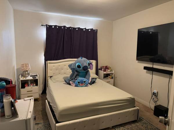 $1,000 Bedroom for Rent - Utilities Included (Pacoima)