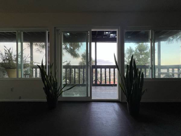 $1,699 for a 1-bedroom - Large, Bright Ocean View Bedroom with a Private View Deck (Torrance)