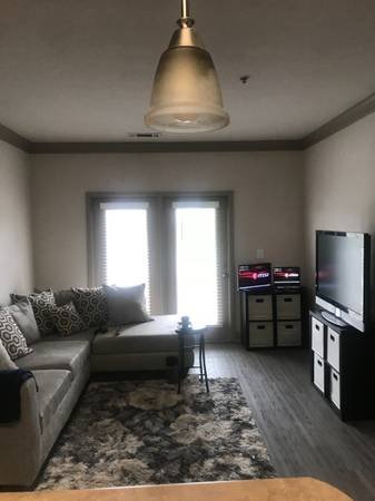 $1,255 for a 1-bedroom, 750 sq ft - Full Private 1 Bedroom