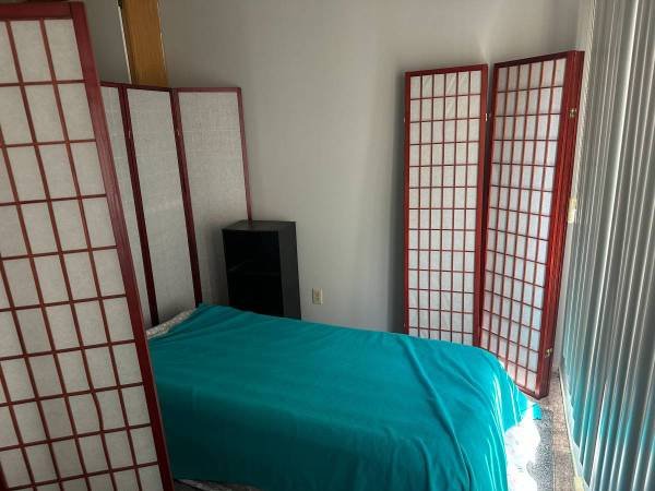 $225 Weekly Temporary Space Rental $225 (North Hollywood)