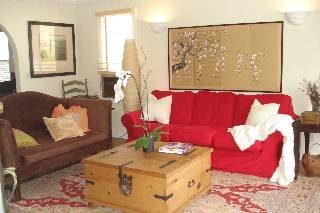 Sublet in Downtown Toronto: 1-Bedroom Condo, $1,800/month, 600 sqft, Furnished, 6-Month Lease