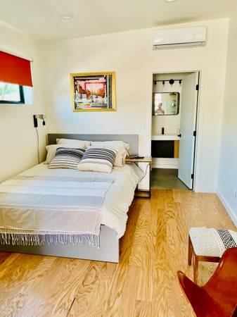 $2,790 / 1br - Venice Beach Studio with Private Yard (Venice)