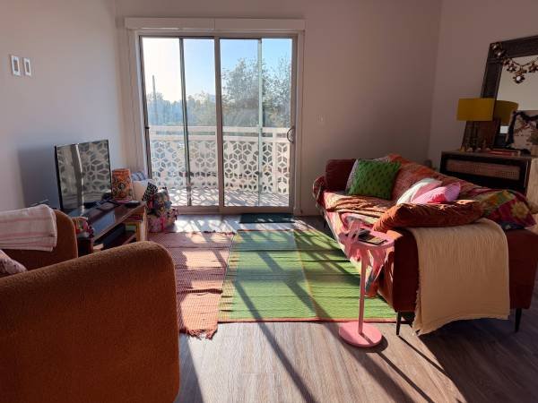 Sublet in Downtown Toronto: 1-Bedroom Condo at $2,200/Month, 600 Sq Ft, Furnished, 6-Month Lease