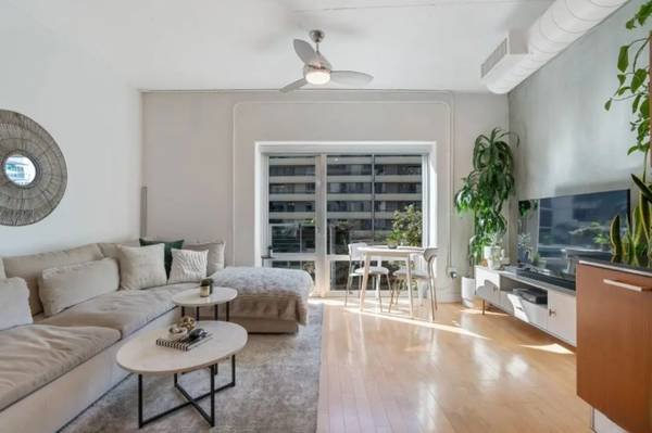 Sublet Available: 1-Bedroom Apartment in Downtown Toronto for $2,200/Month, 600 Sq Ft, 1-Year Lease