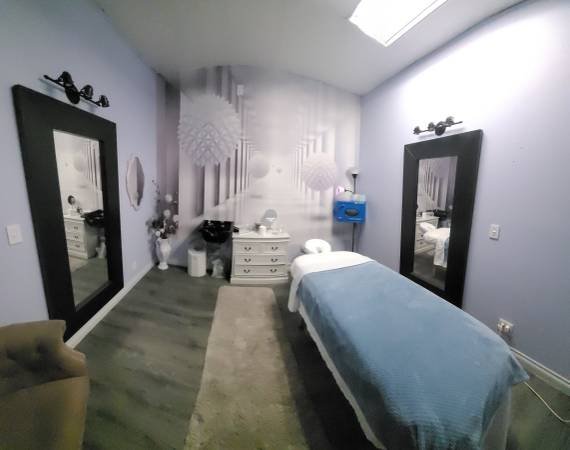 Salon or Spa Booth or Room Rental - Beautiful Facility - From $30 (Upland (Near 10 Freeway))