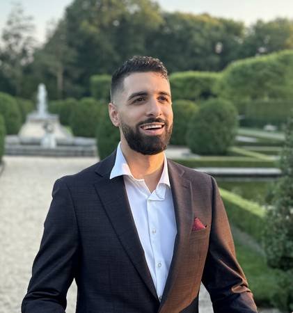 Professional English Tutoring Services in Toronto with Certified Teachers