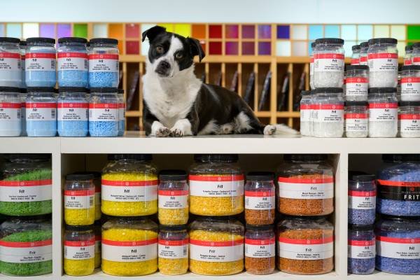 Art Retail Sales &amp; Studio Technician (South Pasadena)